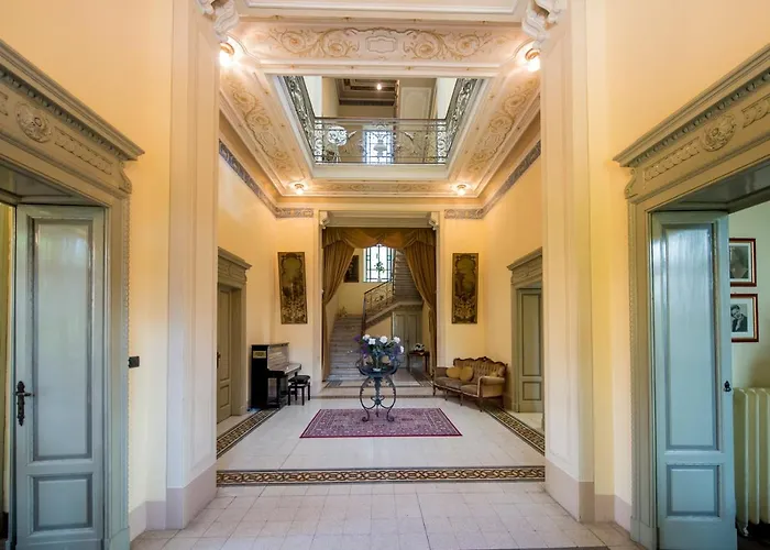 Confalonieri Манделло-дель-Ларио